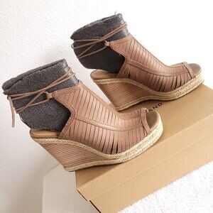 New Lucky Brand lighter brown leather wedge sandals, style called "Laceey"